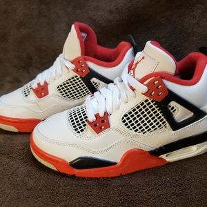 Youth Jordan retro 4 size 03.5